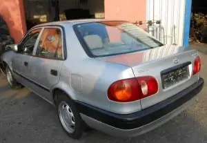 Expressz szállítás TOYOTA COROLLA 99.10-02.01 Hátsó szélvédő bontott alkatrész