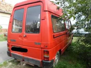 RENAULT TRAFIC -94 Jobb hátsó ajtóüveg bontott alkatrész Rendeld meg most