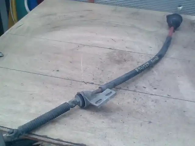 Árengedmény VW PASSAT 96.10-00.10 B5 Sebességváltó bowden automataváltóhoz bontott alkatrész