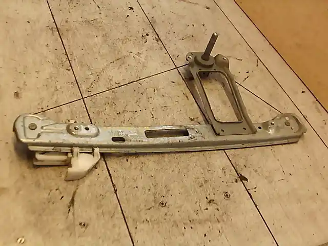 FORD FOCUS 98-04 Bal hátsó ablakemelő szerkezet mechanikus kombi bontott alkatrész Kedvezmény