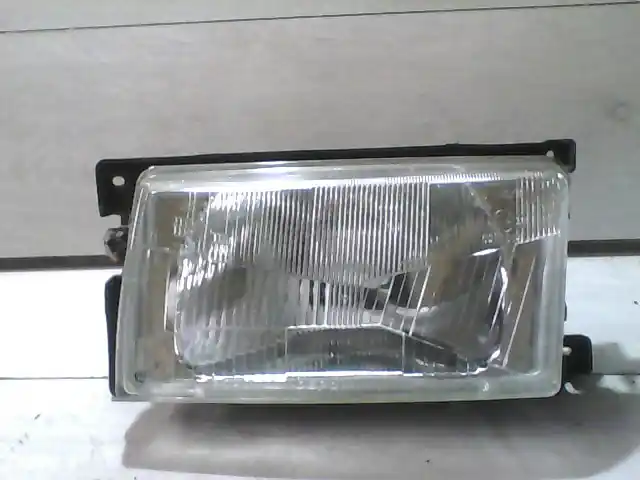 Outlet VW POLO II. 91-94 Bal első fényszoró mechanikus bontott alkatrész