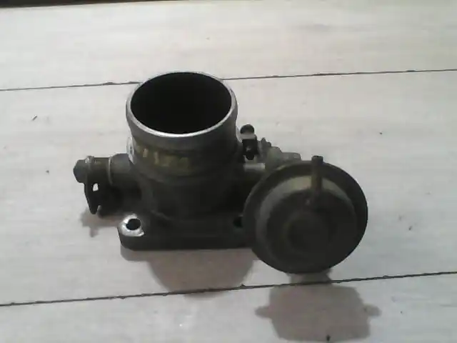 NISSAN PRIMERA P10 90.10-96.10 Fojtószelep mechanikus bontott alkatrész Árcsökkenés