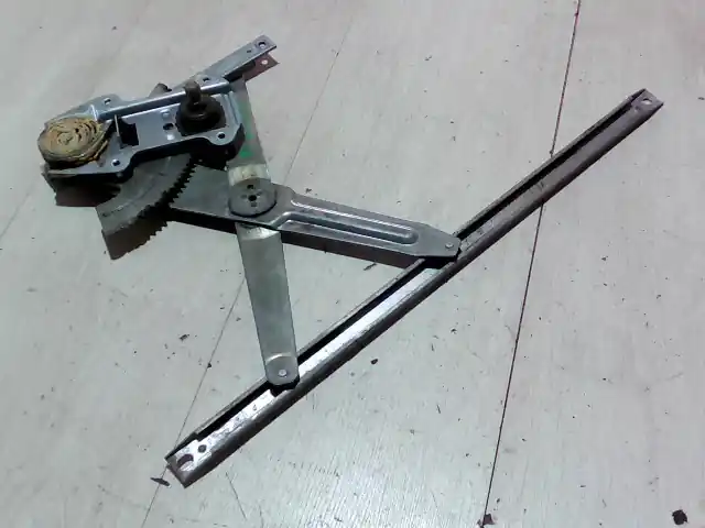 SUZUKI SWIFT 96-05 Jobb első ablakemelő szerkezet mechanikus bontott alkatrész Kedvezményes ár