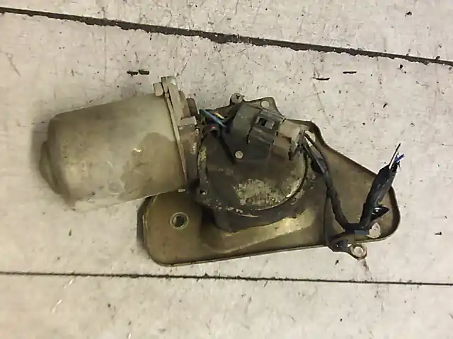 SUZUKI SWIFT 89-96 Ablaktörlő motor első bontott alkatrész Legnépszerűbb