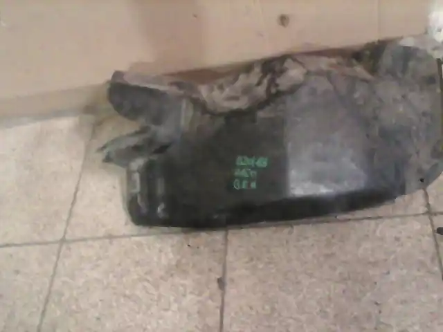 Kihagyhatatlan ajánlat MERCEDES A W168 1997.10.01-2001.04.30 Bal első hátsó kerékjárati dobbetét bontott alkatrész