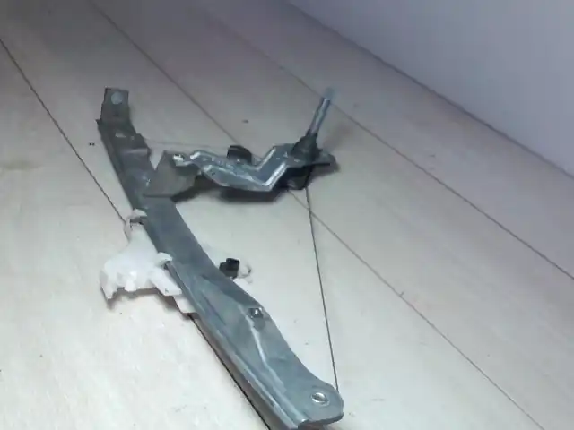 FORD MONDEO 01-07 Jobb hátsó ablakemelő szerkezet mechanikus bontott alkatrész Expressz kézbesítés