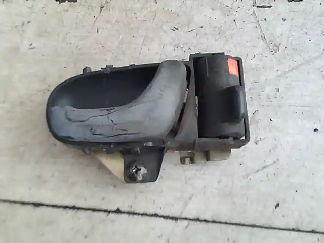 SUZUKI SWIFT 89-96 Jobb hátsó belső kilincs bontott alkatrész Gyors kiszállítás