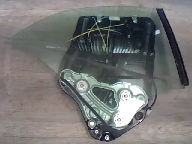 Vedd meg online INFINITI G37 Cabrio Jobb hátsó ablakemelő szerkezet elektromos cabrio bontott alkatrész