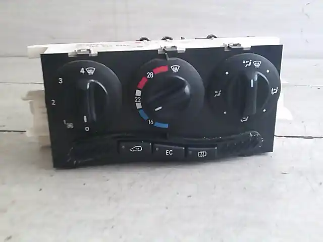 Gyors kiszállítás MERCEDES A W168 1997.10.01-2001.04.30 Fűtés vezérlő panel klímás bontott alkatrész