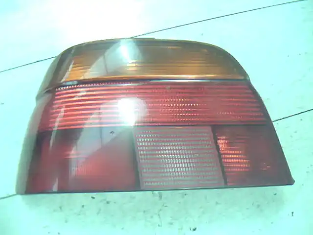 BMW E39 95-03 Bal hátsó lámpa bontott alkatrész Prémium