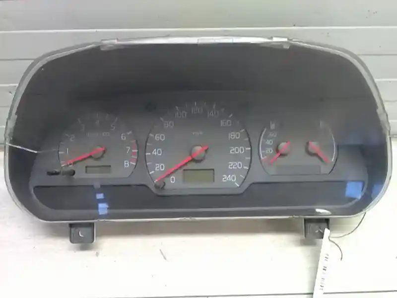 Alacsony ár VOLVO V40 Kilométeróra bontott alkatrész