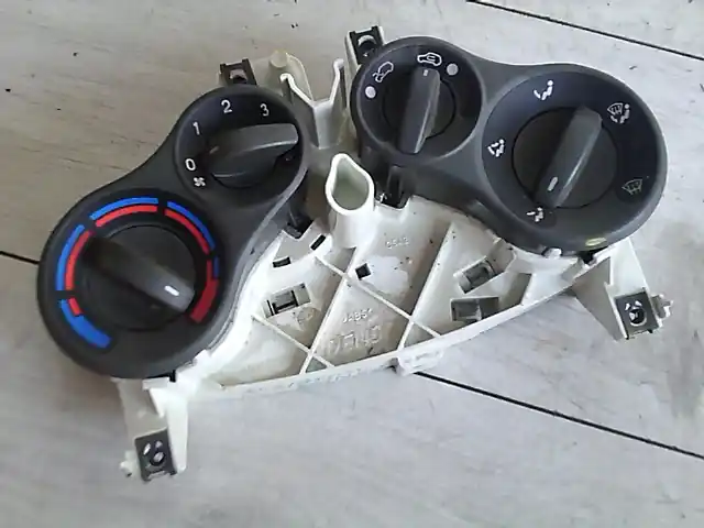FIAT Panda 03-11 Fűtés vezérlő panel bontott alkatrész Prémium