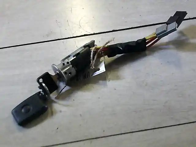 RENAULT CLIO 90-96 Gyújtáskapcsoló bontott alkatrész Árengedmény