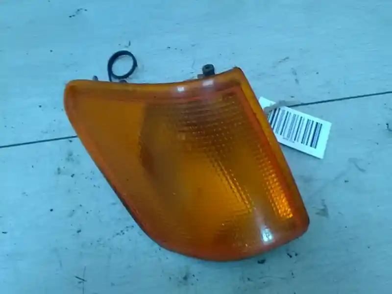 FORD FIESTA 89-95 Jobb első irányjelző sárga bontott alkatrész Olcsó
