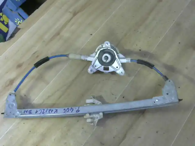 Exkluzív ajánlat PEUGEOT 406 Bal hátsó ablakemelő szerkezet mechanikus bontott alkatrész