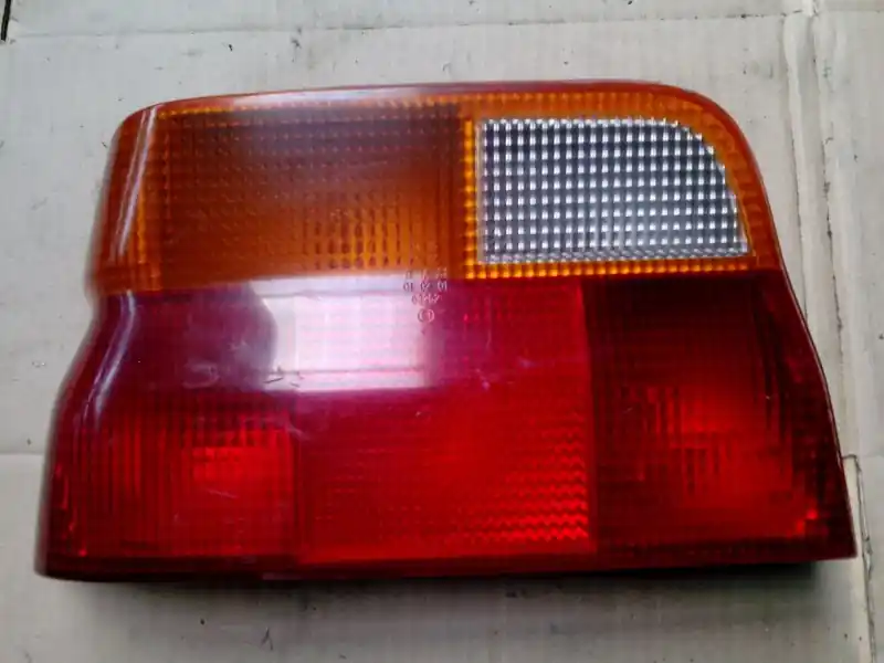 FORD ESCORT 90-95 Bal hátsó lámpa 4 ajtós bontott alkatrész Alacsony ár