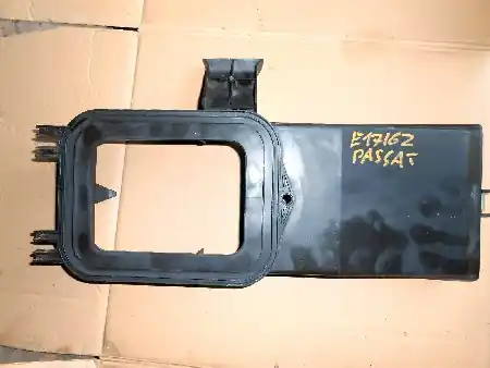 Népszerű VW PASSAT 96.10-00.10 B5 Burkolat bontott alkatrész