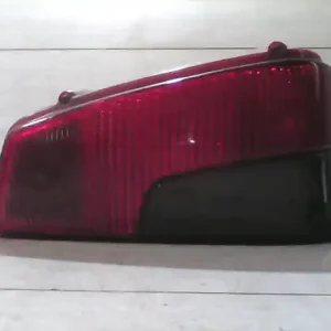 Ajánlat PEUGEOT 106 91-96 Jobb hátsó lámpa búra 5 ajtós foglalat nélkül bontott alkatrész
