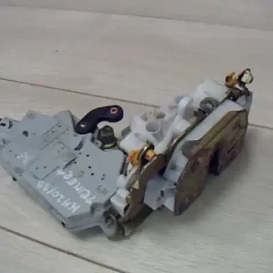 Kedvezményes ár NISSAN PRIMERA P11 96.10-99.09 Bal első ajtó zárszerkezet központi záras elektromos bontott alkatrész