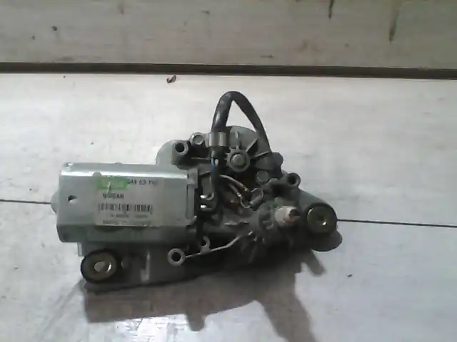 NISSAN PRIMERA 98-01 Ablaktörlő motor hátsó 5 ajtós bontott alkatrész Árengedmény