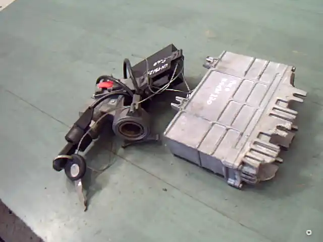 Végkiárusítás VW POLO III. 94-99 Motorvezérlő egység ecu pcm modul bontott alkatrész