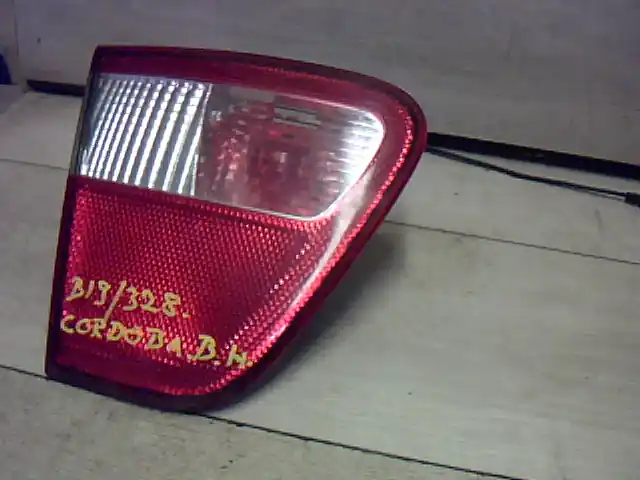SEAT CORDOBA 99-02 Bal belső hátsó lámpa bontott alkatrész Végkiárusítás
