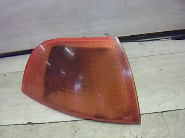 Nézd meg most FIAT PUNTO I. Jobb első irányjelző sárga bontott alkatrész