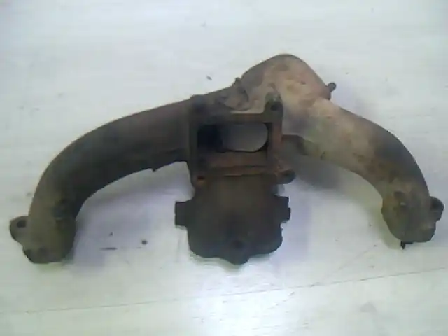 Outlet UAZ 452 Kipufogó csonk bontott alkatrész