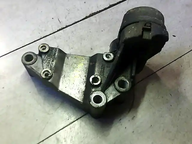 Végkiárusítás FORD FOCUS 98-04 Szíjfeszítő feszítő görgő bontott alkatrész