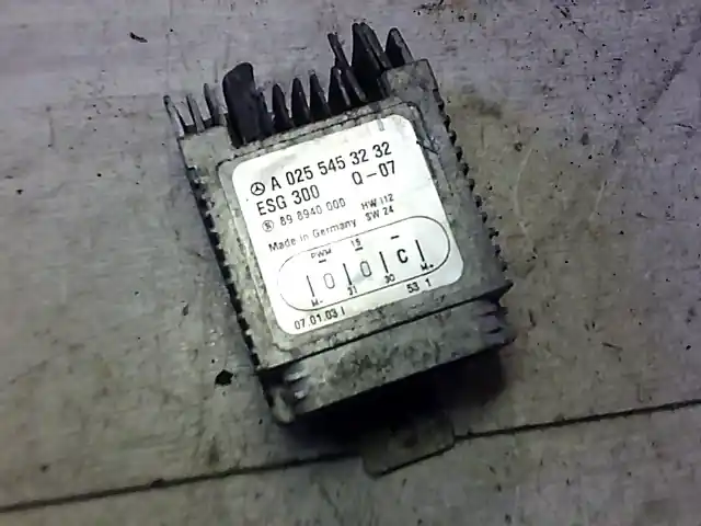 Gyors szállítás MERCEDES A W168 2001.05.01-2004.08.31 Hűtőventilátor relé bontott alkatrész