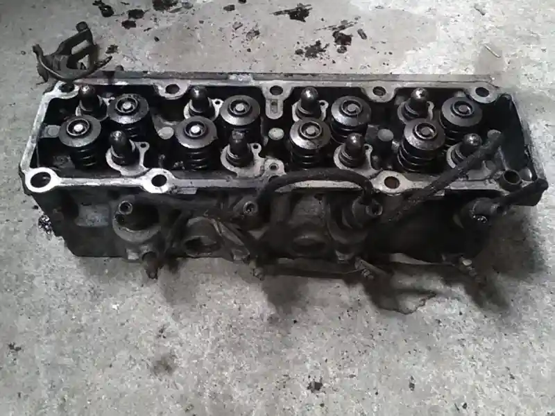 Végkiárusítás OPEL KADETT E Hengerfej, diesel bontott alkatrész
