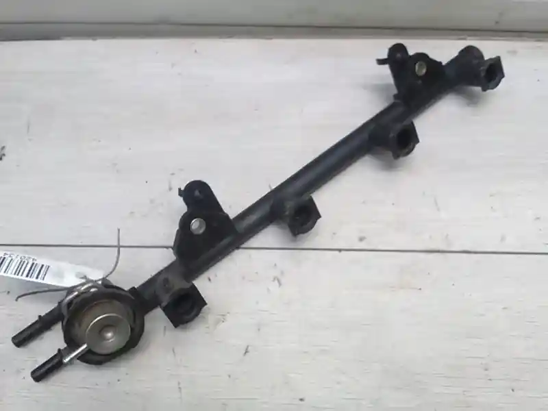 FORD FIESTA 02-05 Injektor befecskendező híd bontott alkatrész Újdonság