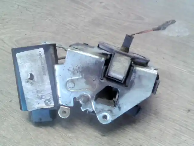 BMW E36 89-00 Jobb első ajtó zárszerkezet központizáras 3 ajtós bontott alkatrész Népszerű