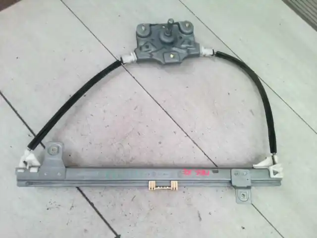 Árengedmény RENAULT MEGANE SCENIC 99-03 Bal hátsó ablakemelő szerkezet mechanikus 5 ajtós bontott alkatrész