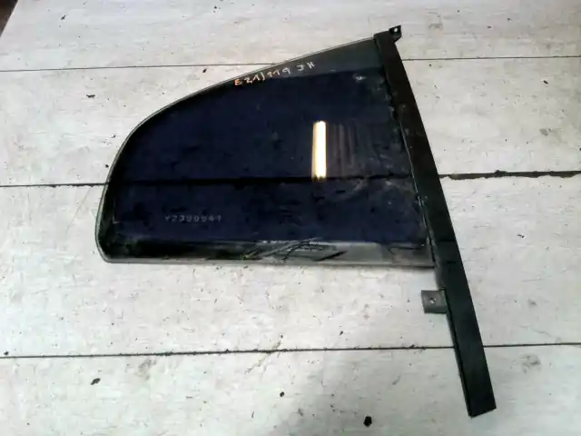 Csak ma SKODA OCTAVIA 97-00 Jobb hátsó fixüveg ajtóban 5 ajtós bontott alkatrész