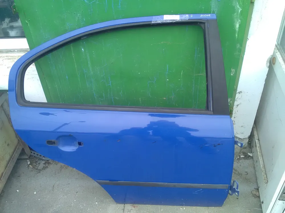 Ne maradj le SKODA OCTAVIA 97-00 Jobb hátsó ajtó kék bontott alkatrész