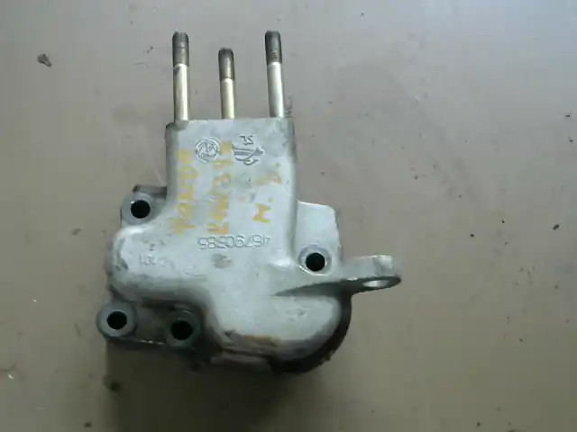 Prémium FIAT Panda 03-11 Motortartó bak bontott alkatrész