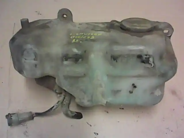 TOYOTA LAND CRUISER 84-87 J7 Ablakmosó tartály hátsó bontott alkatrész Árcsökkenés