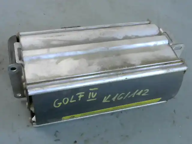 Kedvezményes ár VW GOLF IV. Utasoldali műszerfal légzsák bontott alkatrész