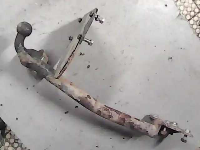 OPEL CORSA A 82-90 Vonóhorog bontott alkatrész Árengedmény