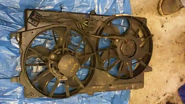 Olcsóbb FORD FOCUS 98-04 Hűtőventilátor bontott alkatrész