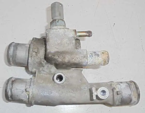FIAT BRAVO Termosztátház bontott alkatrész Rendeld meg most