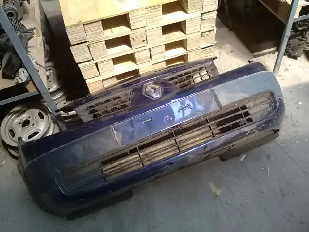 RENAULT SCENIC 03-06 Első lökhárító bontott alkatrész Azonnali szállítás